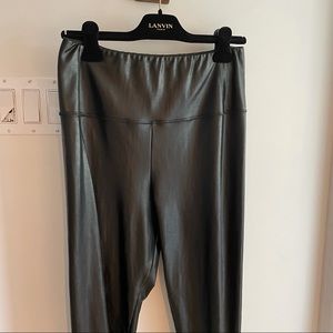 ARITZIA WILFRED FREE DARIA LEATHER ISH LEGGINGS 🖤